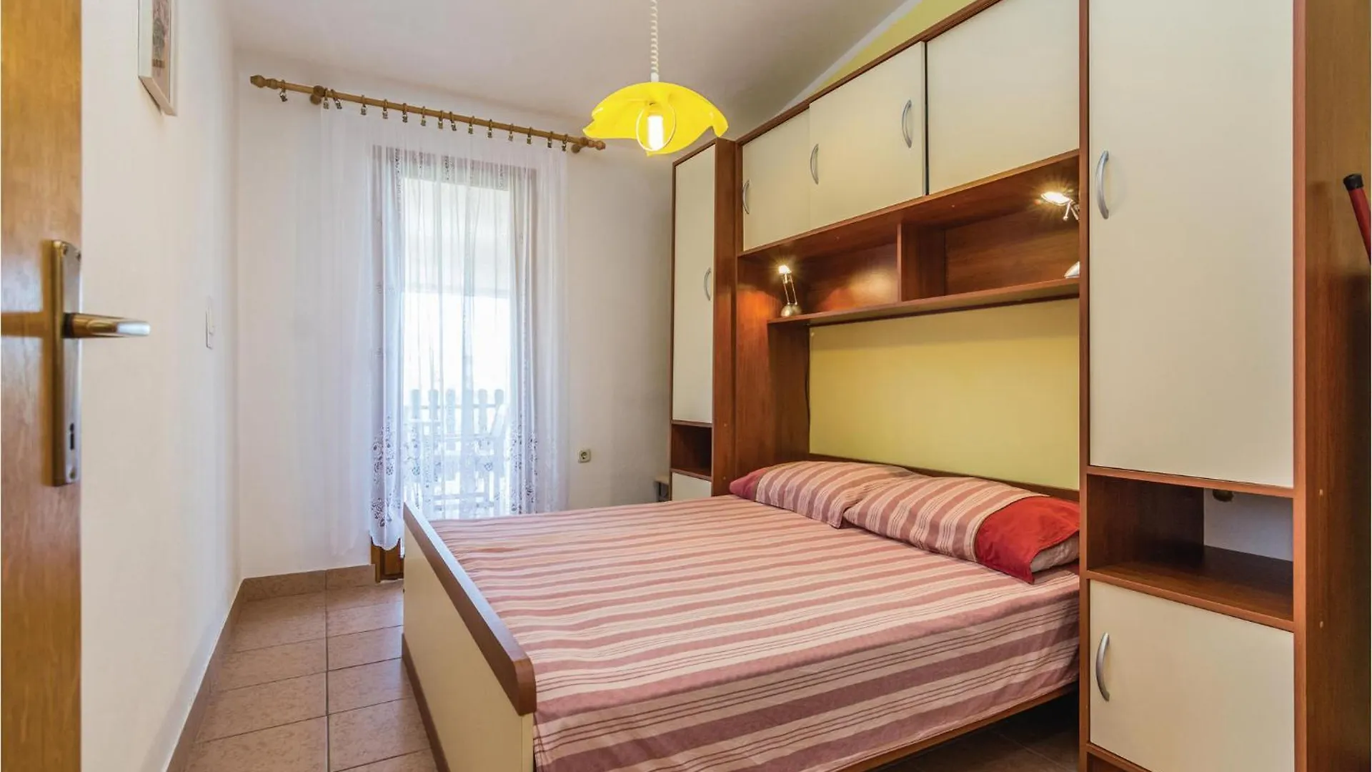 Nice Apartment In Jasenice With House Sea View